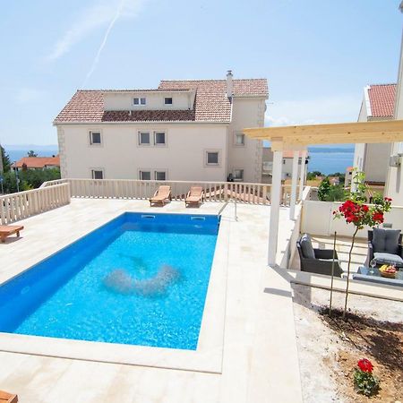 Apartments Sara 3 Бол Екстер'єр фото