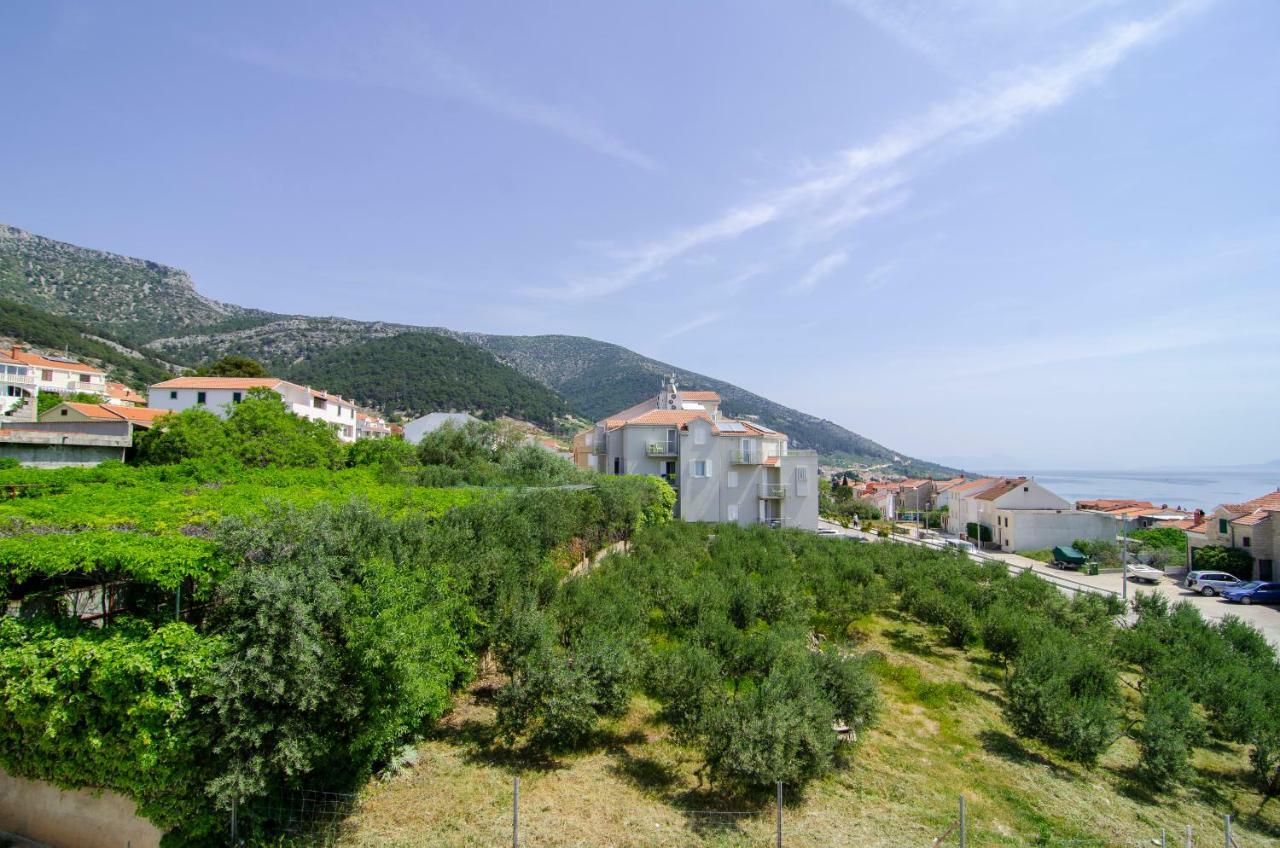 Apartments Sara 3 Бол Екстер'єр фото