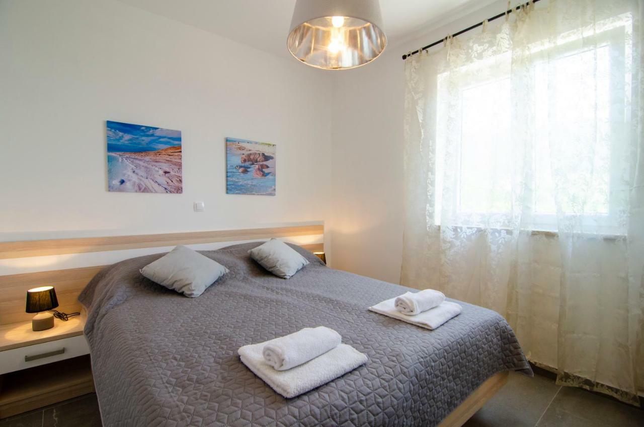 Apartments Sara 3 Бол Екстер'єр фото