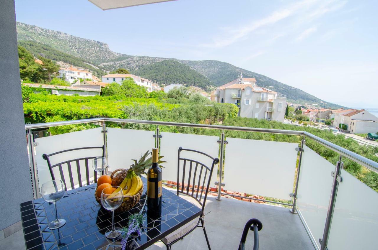 Apartments Sara 3 Бол Екстер'єр фото