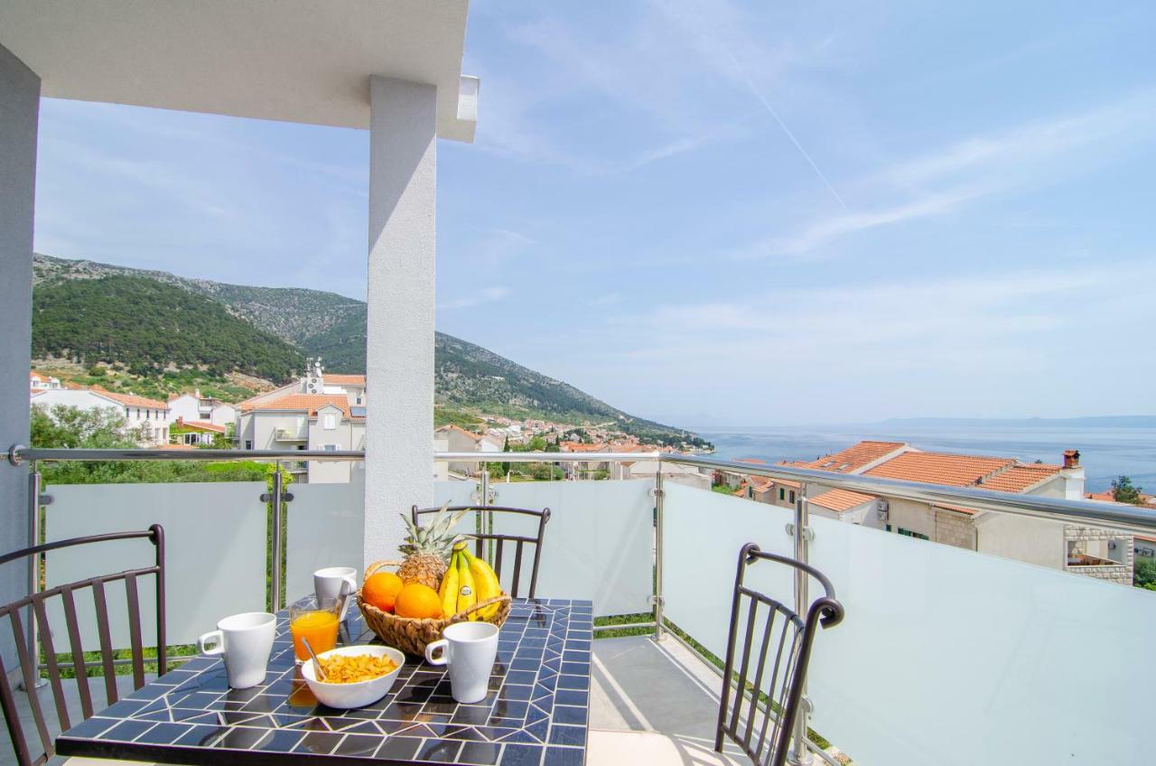 Apartments Sara 3 Бол Екстер'єр фото