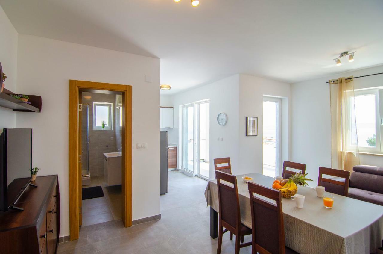 Apartments Sara 3 Бол Екстер'єр фото