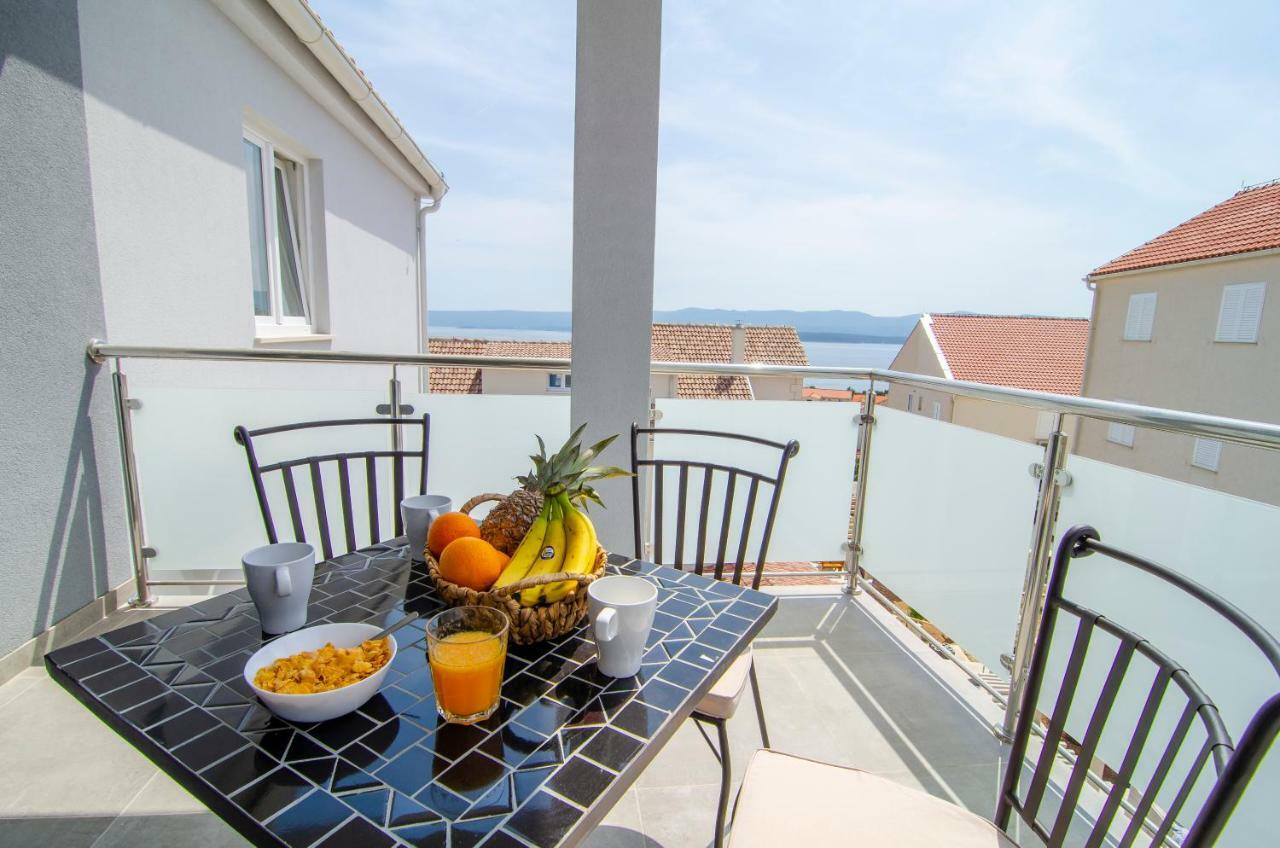 Apartments Sara 3 Бол Екстер'єр фото